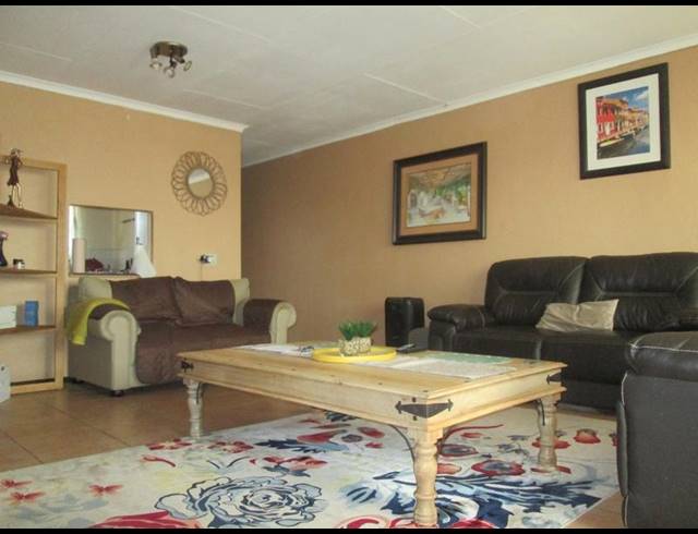 2 BEDROOM APARTMENT FOR SALE IN PRIMROSE HILL